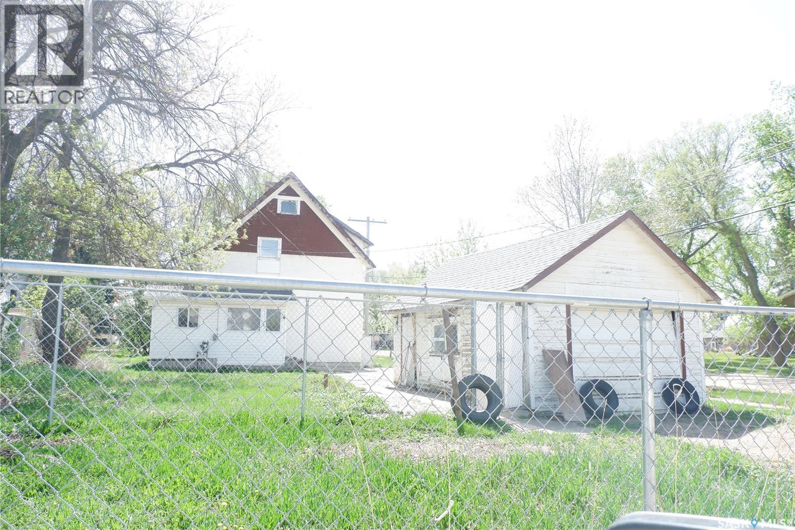 113 2nd AVENUE W — photo 37