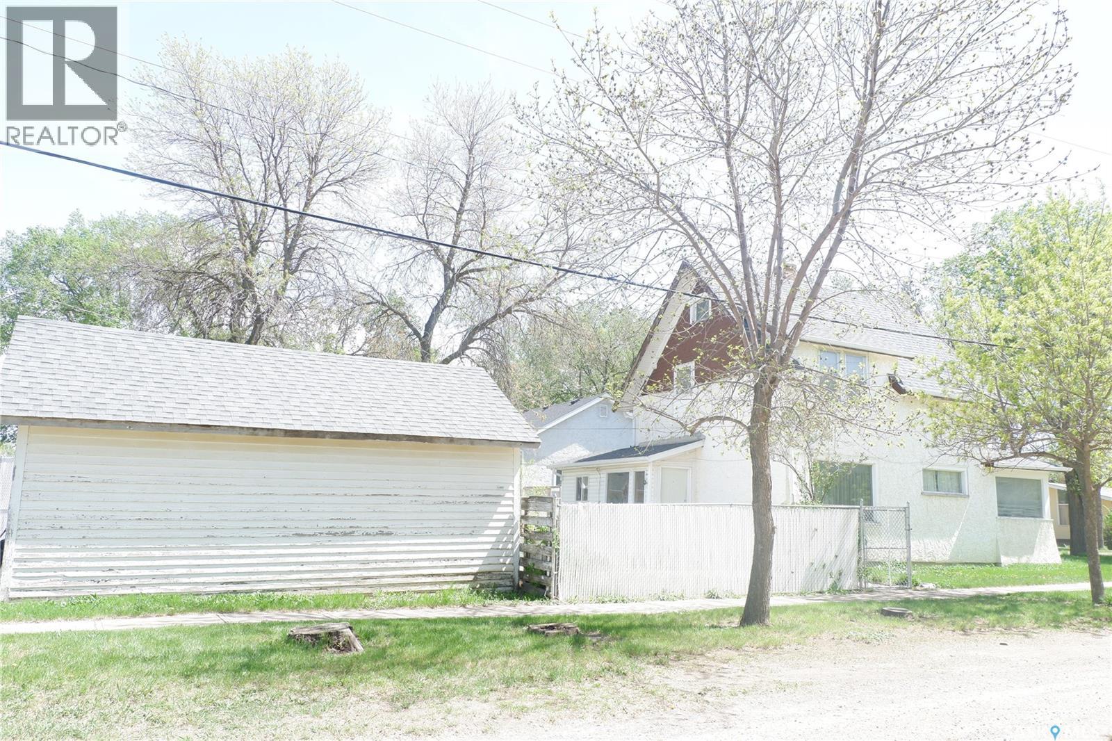 113 2nd AVENUE W — photo 38