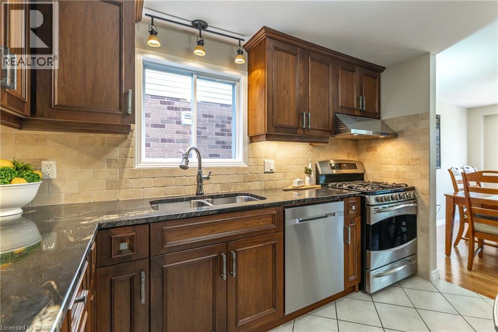Photo 15 of 31 Bushmills Crescent, Guelph ON