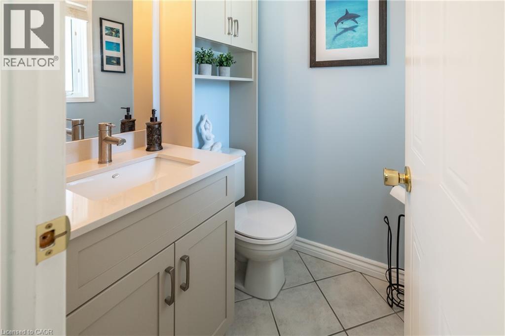 Photo 18 of 31 Bushmills Crescent, Guelph ON