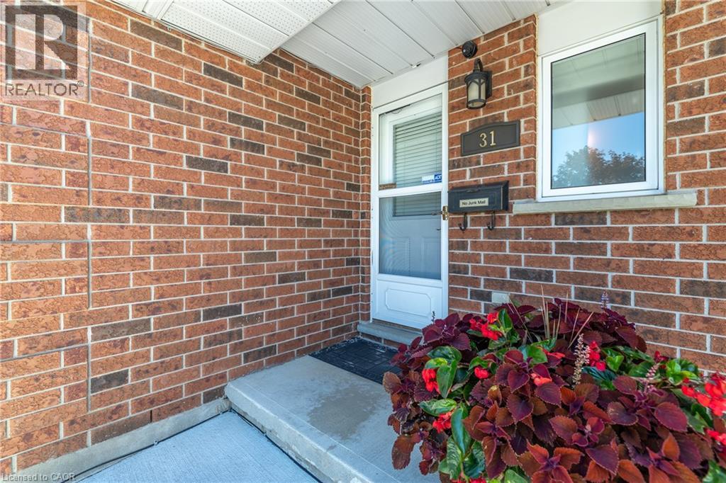 Photo 2 of 31 Bushmills Crescent, Guelph ON