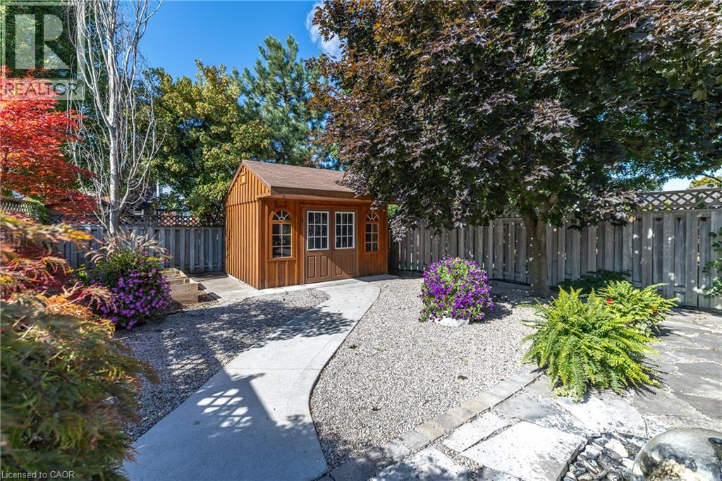 Photo 5 of 31 Bushmills Crescent, Guelph ON