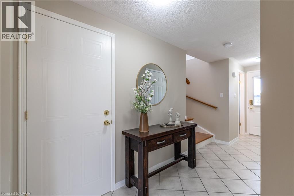 Photo 7 of 31 Bushmills Crescent, Guelph ON