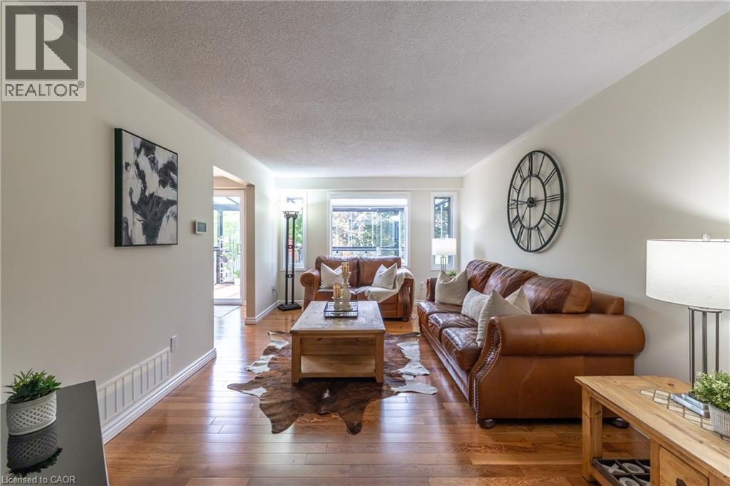 Photo 8 of 31 Bushmills Crescent, Guelph ON