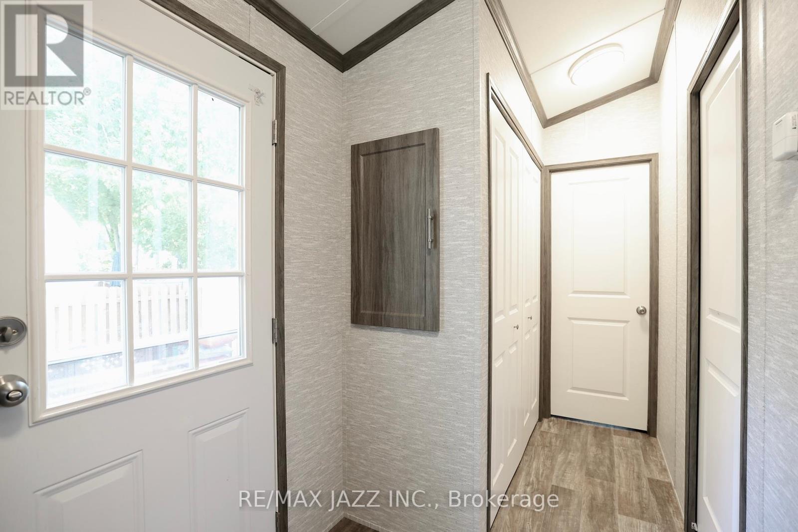 Photo 14 of 819 225 Platten Boulevard, Scugog ON