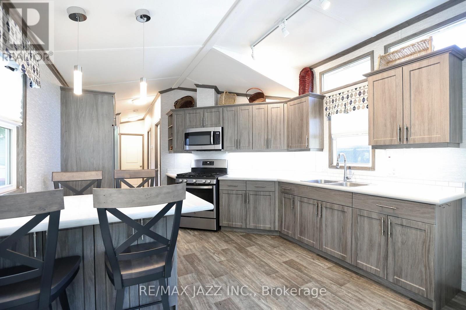 Photo 8 of 819 225 Platten Boulevard, Scugog ON