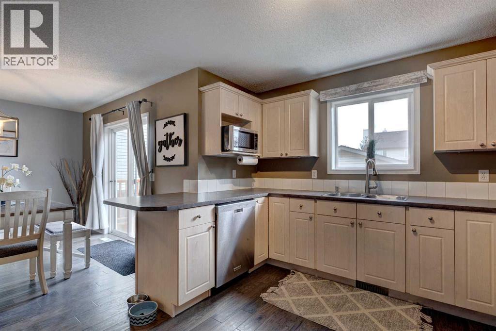 Photo 19 of 206 Copperfield Mews Se, Calgary AB