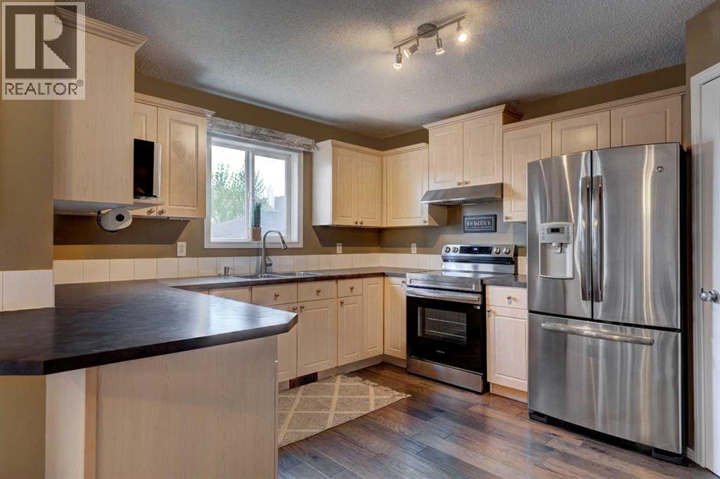 Photo 5 of 206 Copperfield Mews Se, Calgary AB