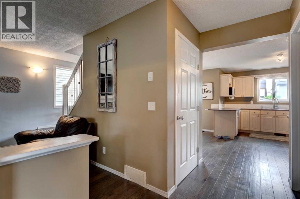 Photo 22 of 206 Copperfield Mews Se, Calgary AB