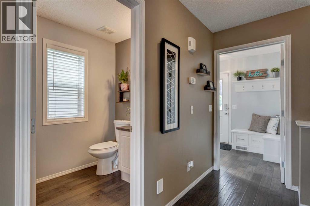 Photo 10 of 206 Copperfield Mews Se, Calgary AB