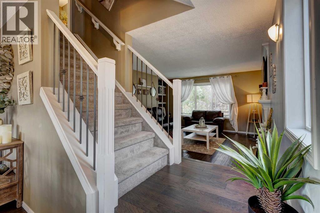 Photo 7 of 206 Copperfield Mews Se, Calgary AB
