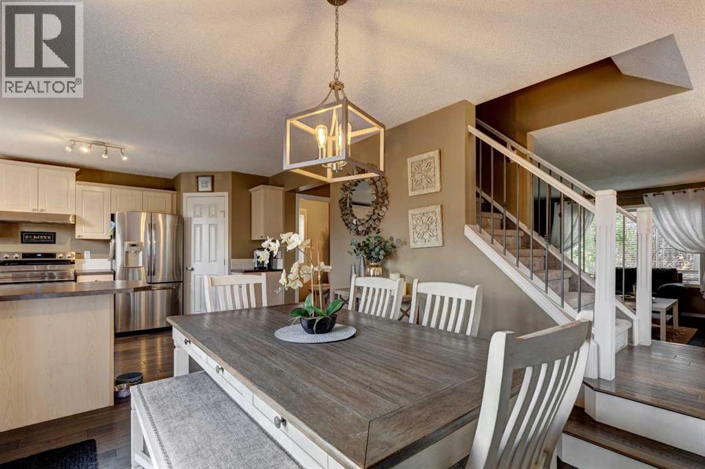 Photo 12 of 206 Copperfield Mews Se, Calgary AB
