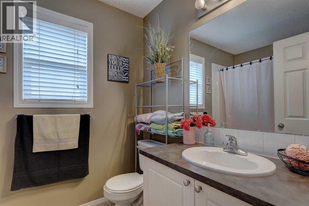 Photo 16 of 206 Copperfield Mews Se, Calgary AB