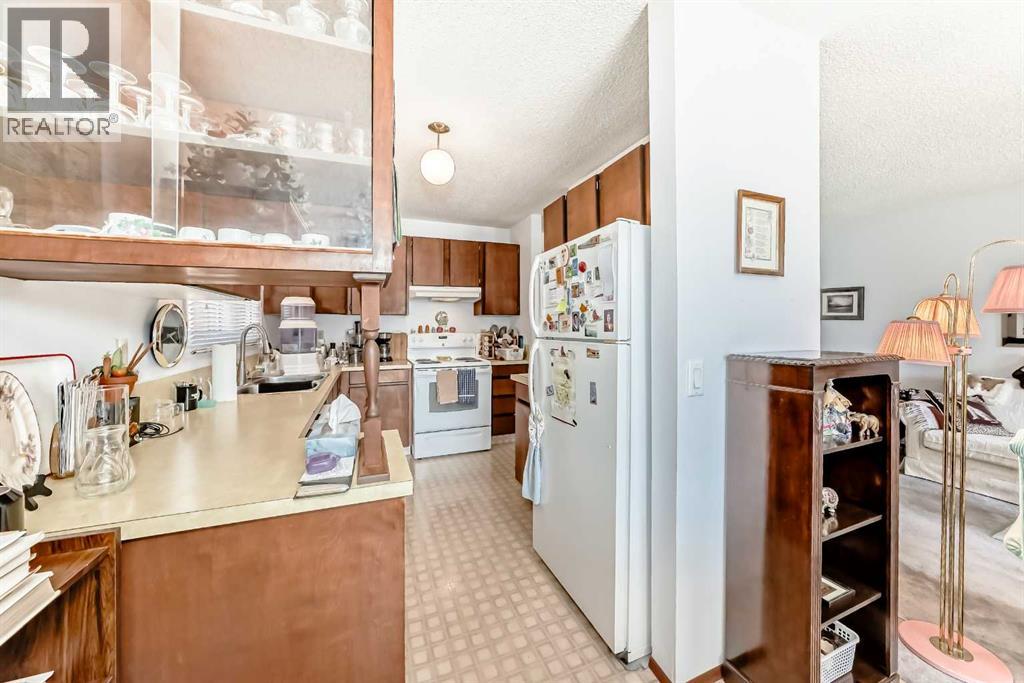 Photo 18 of 4808 19 Avenue Nw, Calgary AB