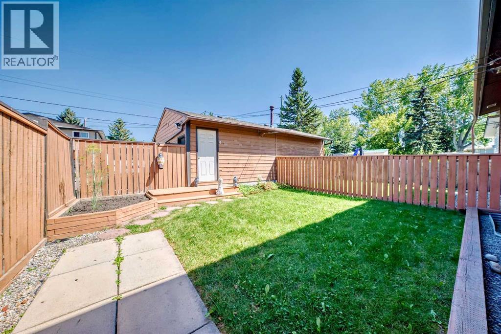 Photo 8 of 4808 19 Avenue Nw, Calgary AB