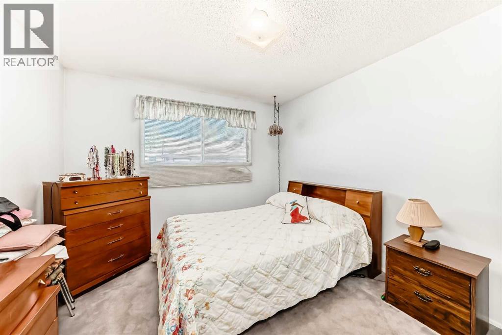 Photo 14 of 4808 19 Avenue Nw, Calgary AB