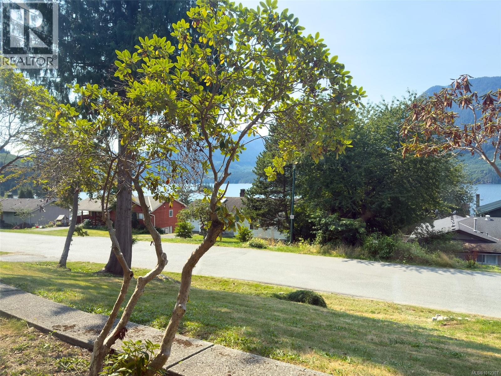 #401 1083 MAQUINNA AVE - 12