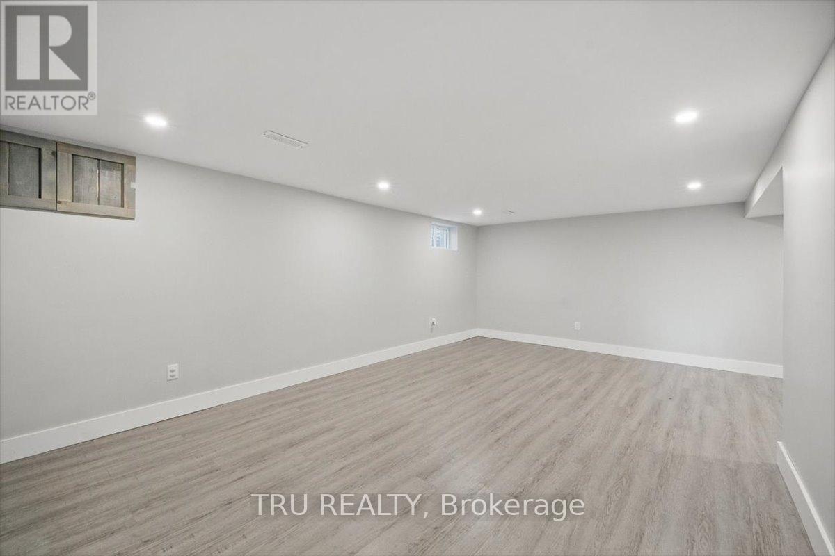 Photo 20 of 2114 Balharrie Avenue, Ottawa ON
