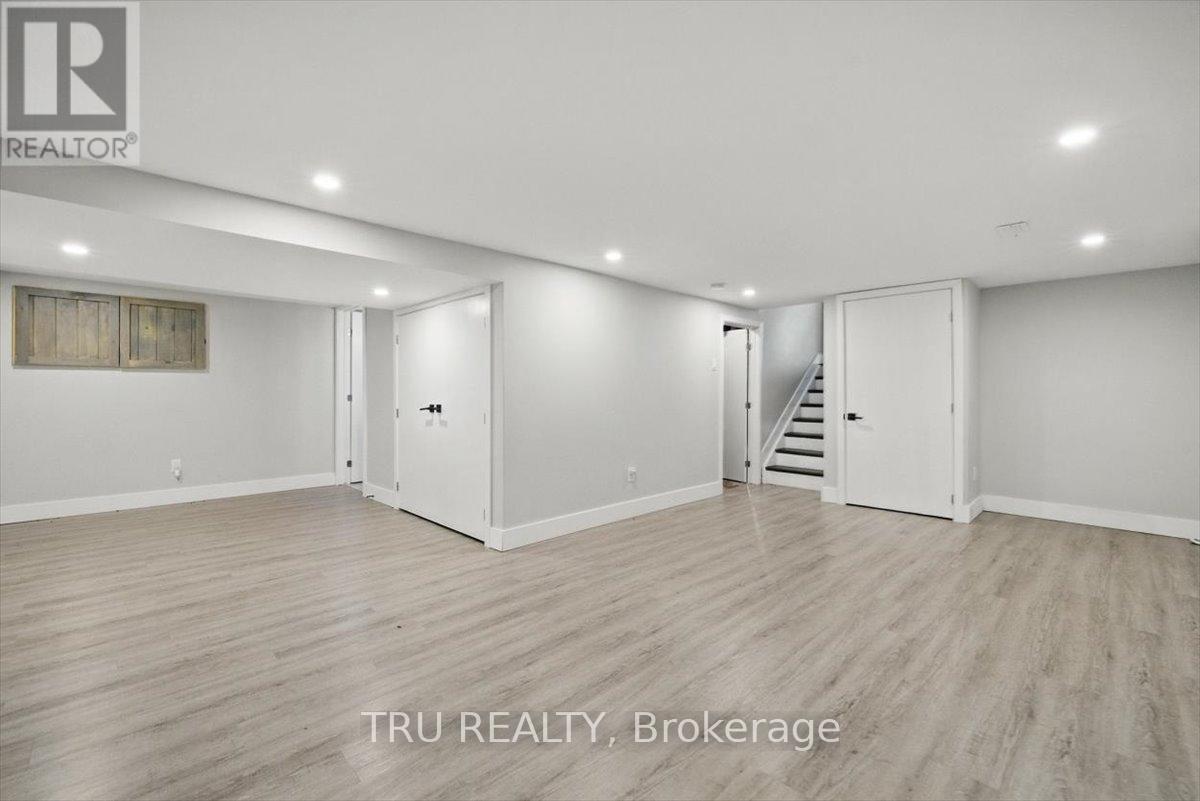 Photo 6 of 2114 Balharrie Avenue, Ottawa ON