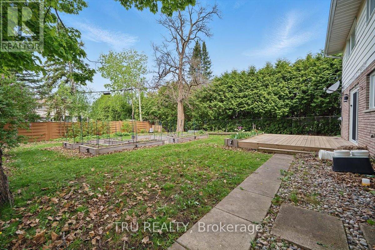 Photo 8 of 2114 Balharrie Avenue, Ottawa ON