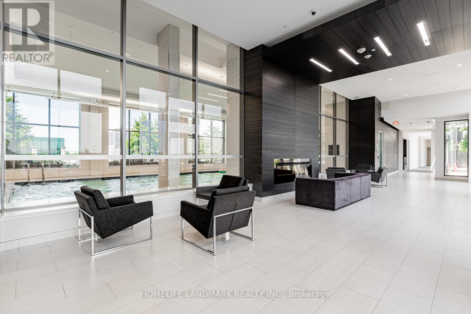 Photo 4 of 1606 55 Oneida Crescent, Richmond Hill ON