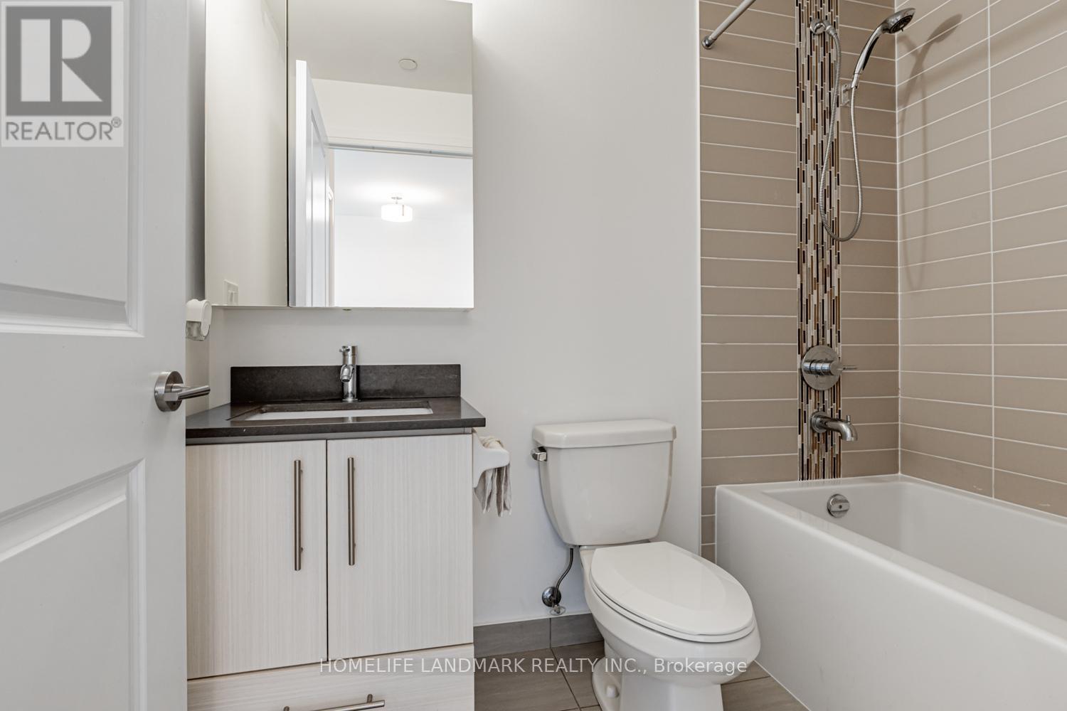 Photo 18 of 1606 55 Oneida Crescent, Richmond Hill ON