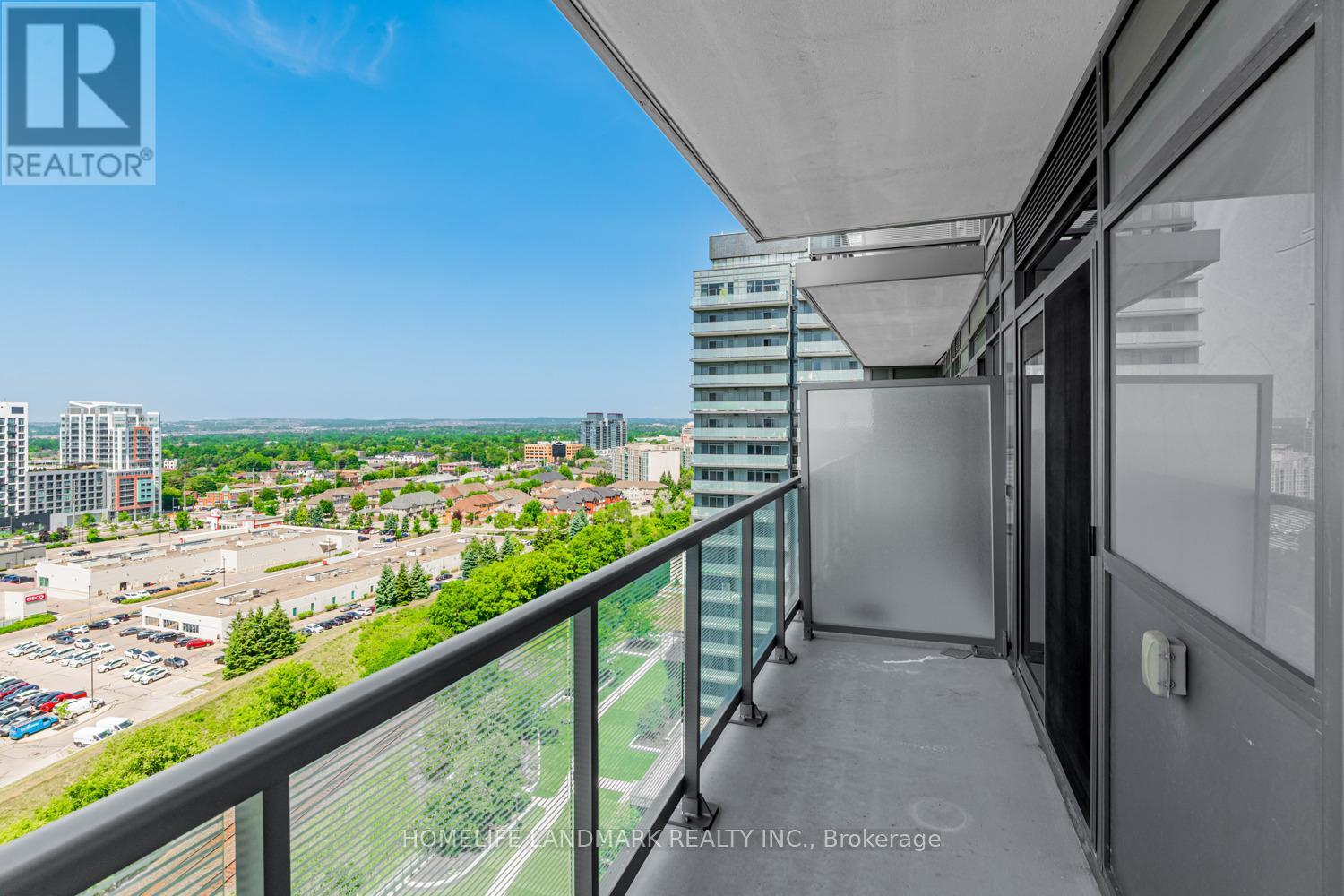 Photo 7 of 1606 55 Oneida Crescent, Richmond Hill ON