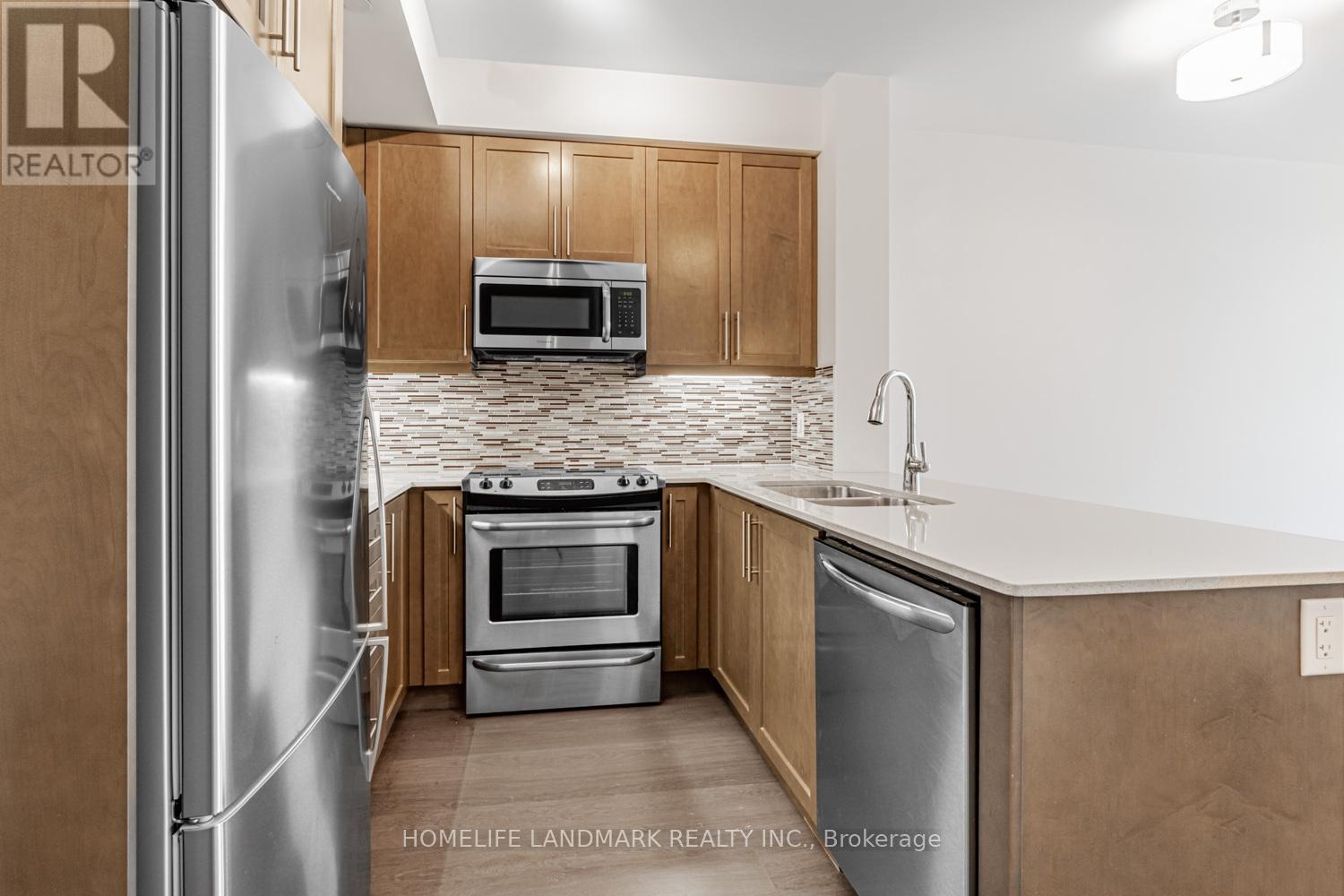 Photo 19 of 1606 55 Oneida Crescent, Richmond Hill ON