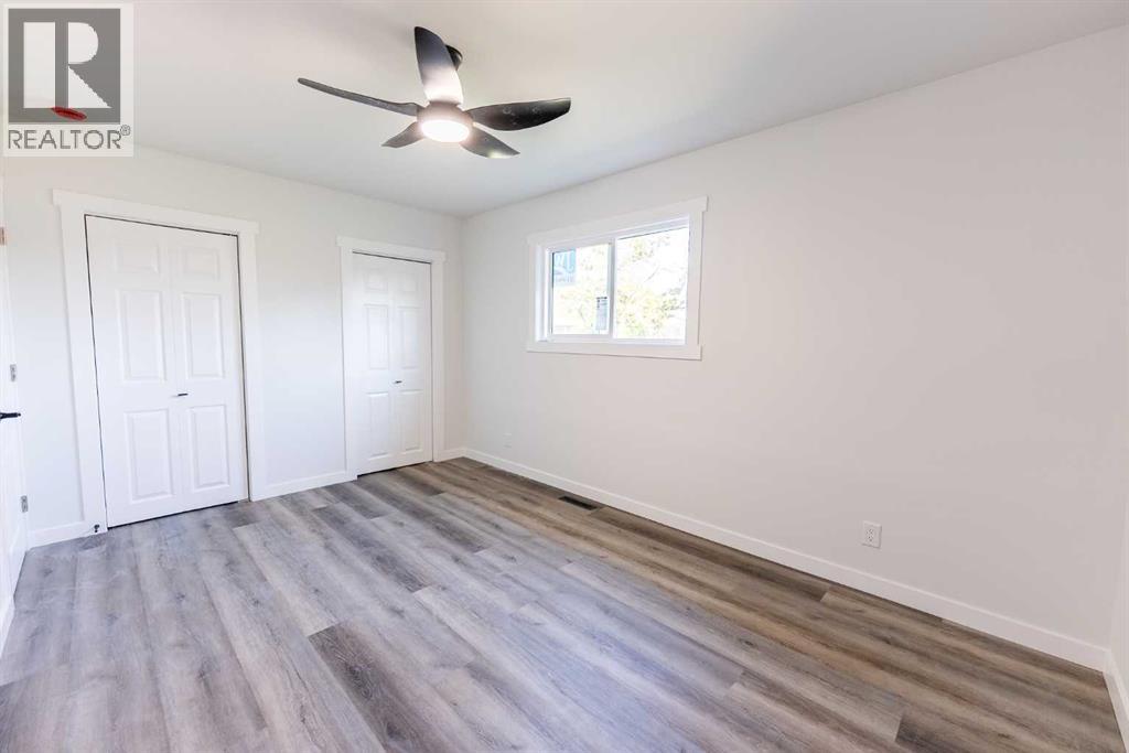 Photo 10 of 4109 33 St, Red Deer AB