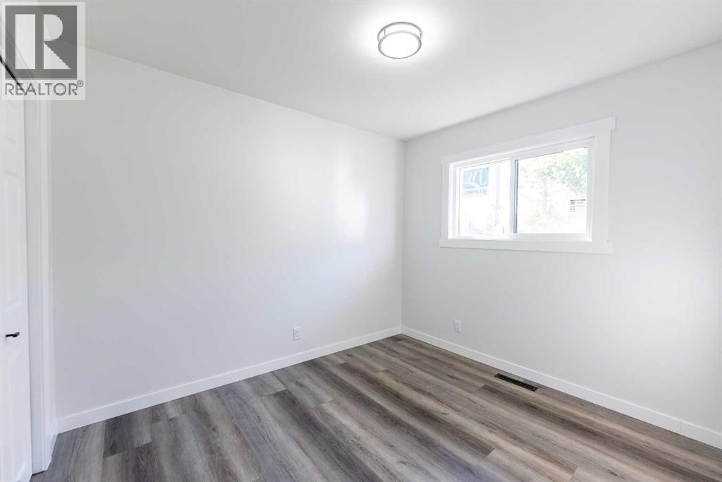Photo 13 of 4109 33 St, Red Deer AB
