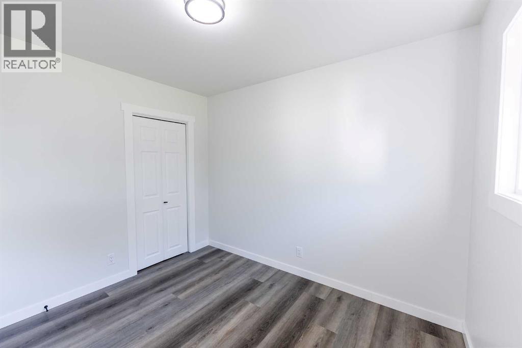 Photo 14 of 4109 33 St, Red Deer AB