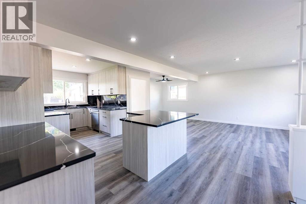 Photo 17 of 4109 33 St, Red Deer AB