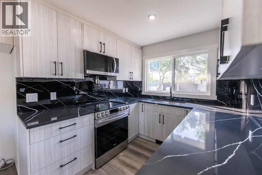 Photo 25 of 4109 33 St, Red Deer AB