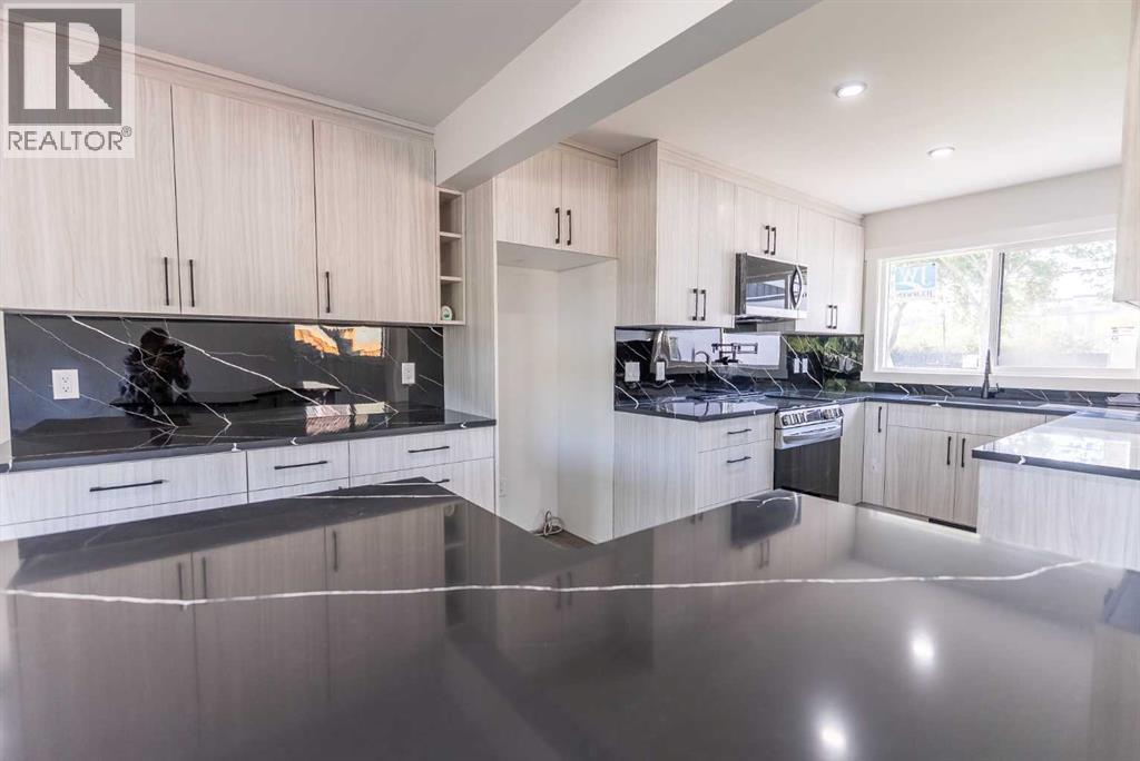 Photo 28 of 4109 33 St, Red Deer AB