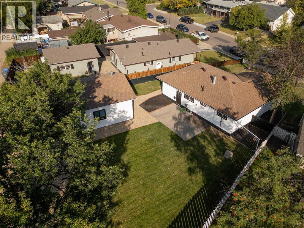 Photo 3 of 4109 33 St, Red Deer AB