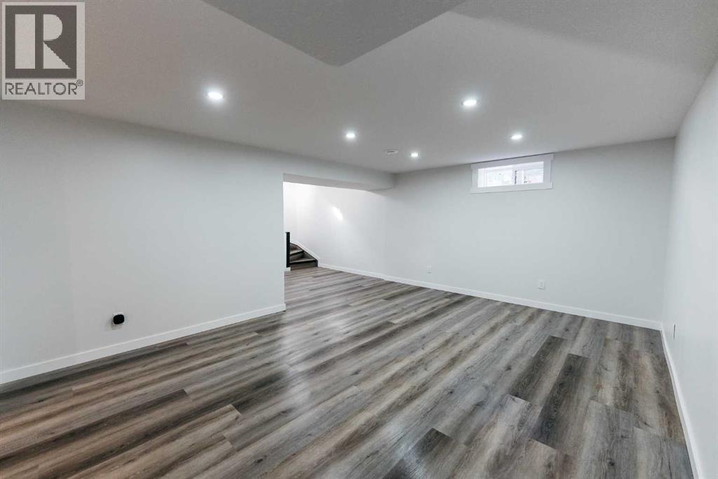 Photo 32 of 4109 33 St, Red Deer AB