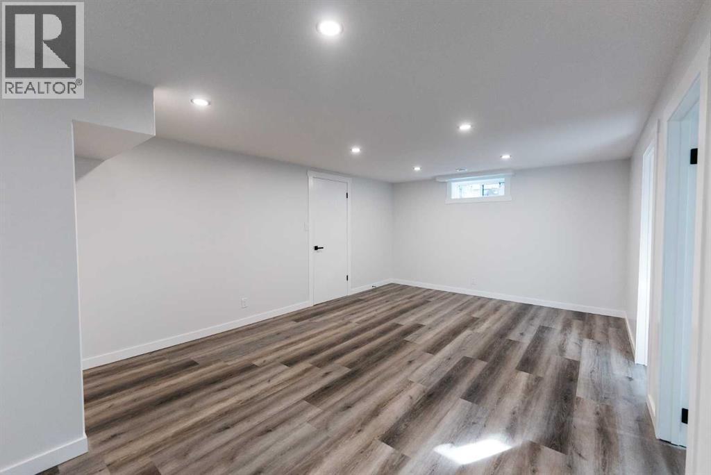 Photo 33 of 4109 33 St, Red Deer AB