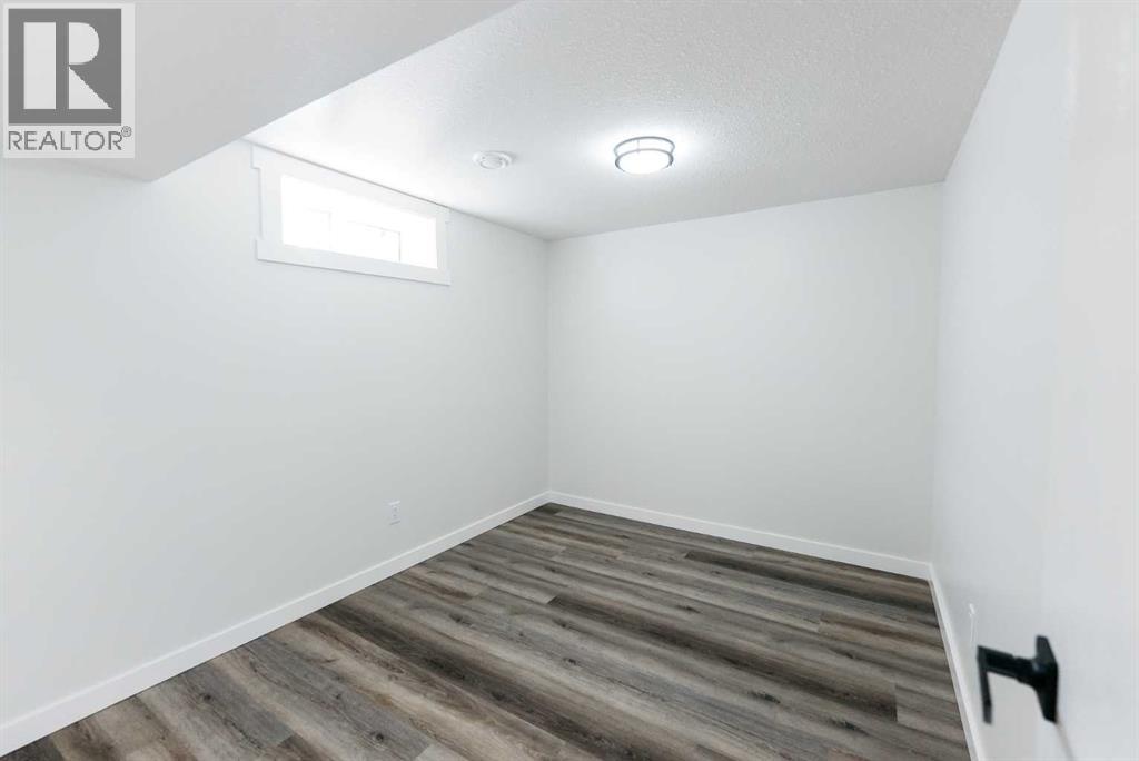 Photo 35 of 4109 33 St, Red Deer AB
