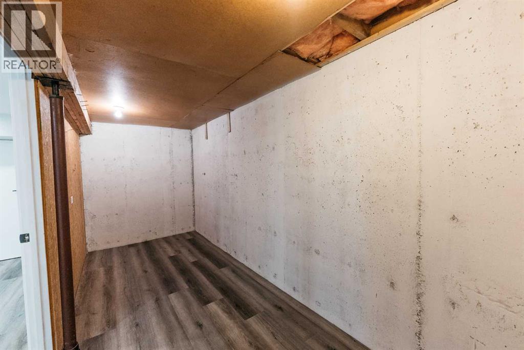 Photo 38 of 4109 33 St, Red Deer AB