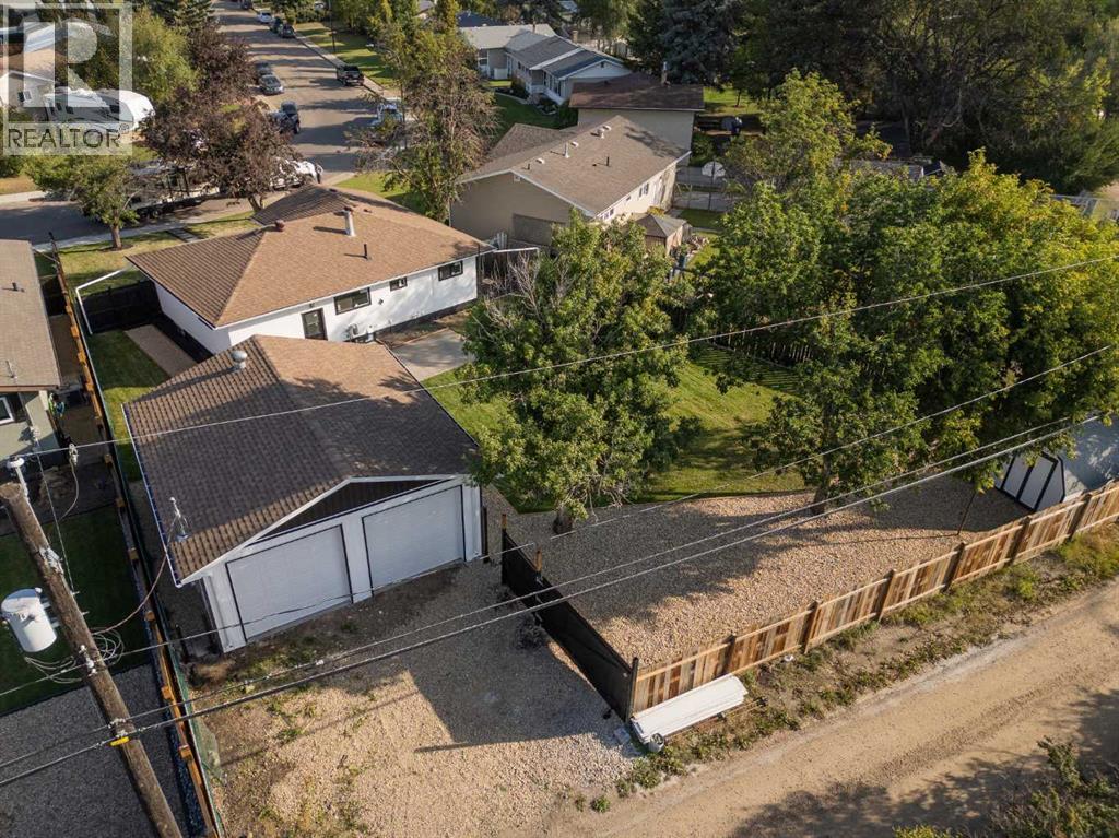 Photo 4 of 4109 33 St, Red Deer AB