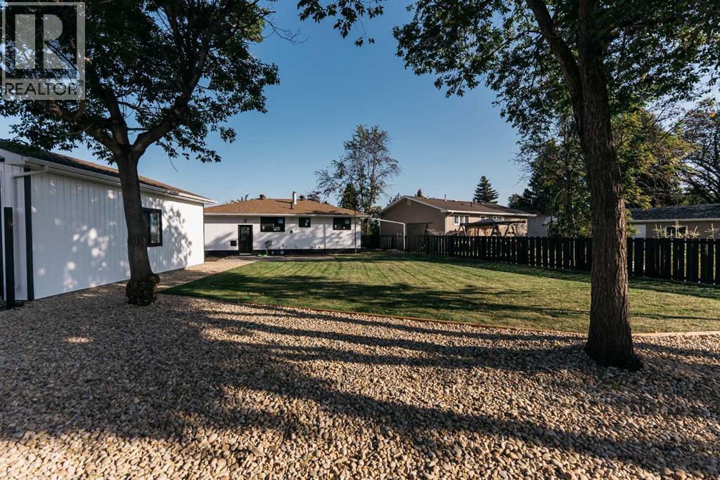 Photo 44 of 4109 33 St, Red Deer AB
