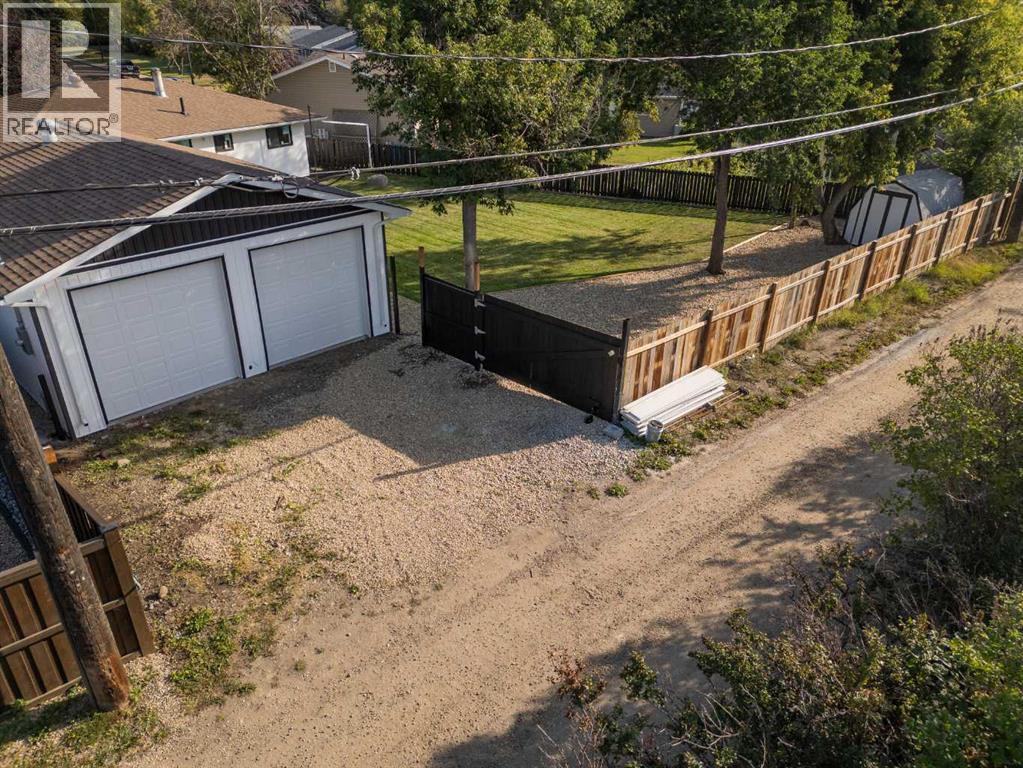 Photo 5 of 4109 33 St, Red Deer AB
