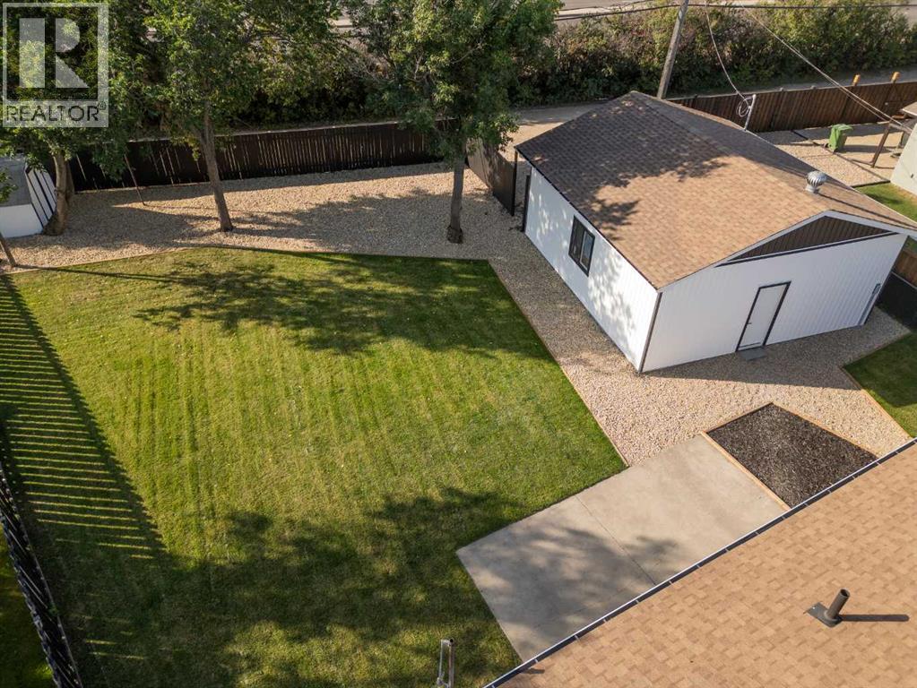 Photo 7 of 4109 33 St, Red Deer AB