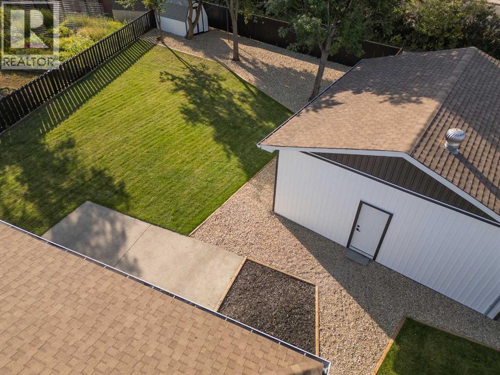 Photo 8 of 4109 33 St, Red Deer AB