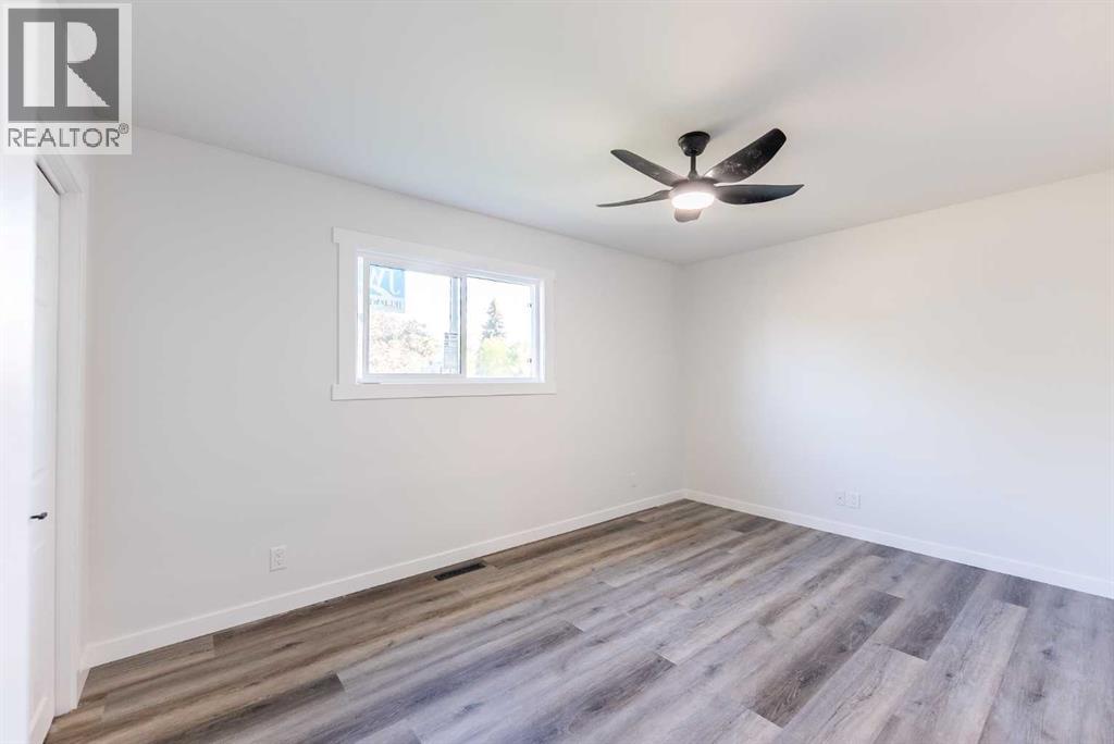 Photo 9 of 4109 33 St, Red Deer AB
