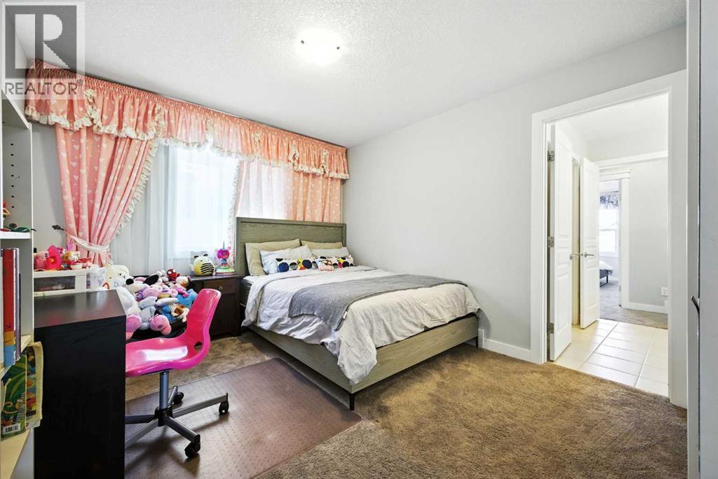 Photo 4 of 243 Evansfield Way Nw, Calgary AB