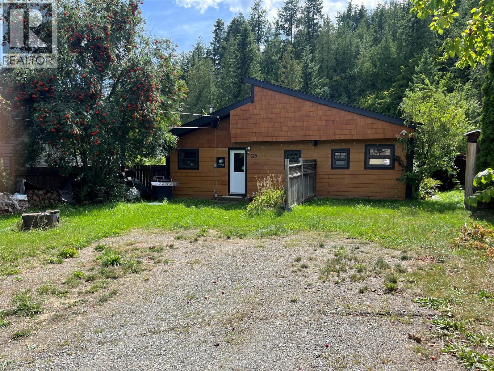 Photo 15 of 328 River Lane, Kaslo BC