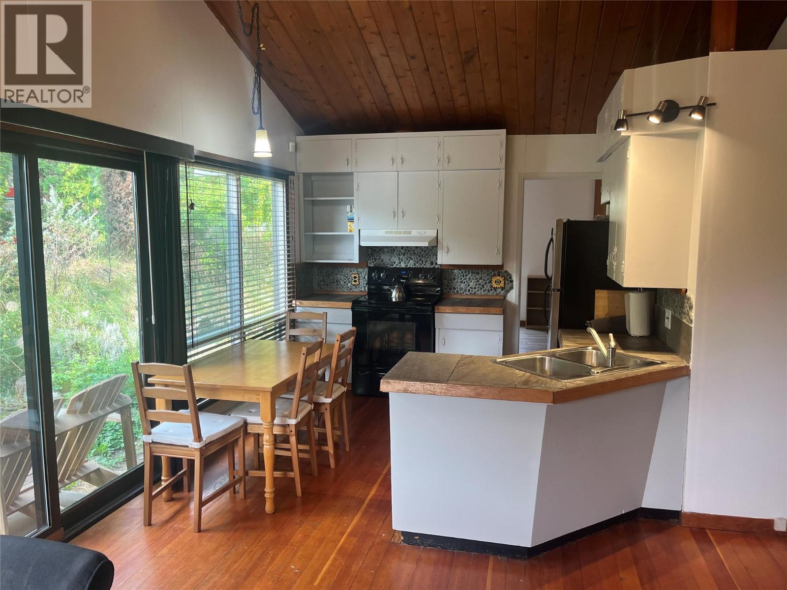 Photo 11 of 328 River Lane, Kaslo BC