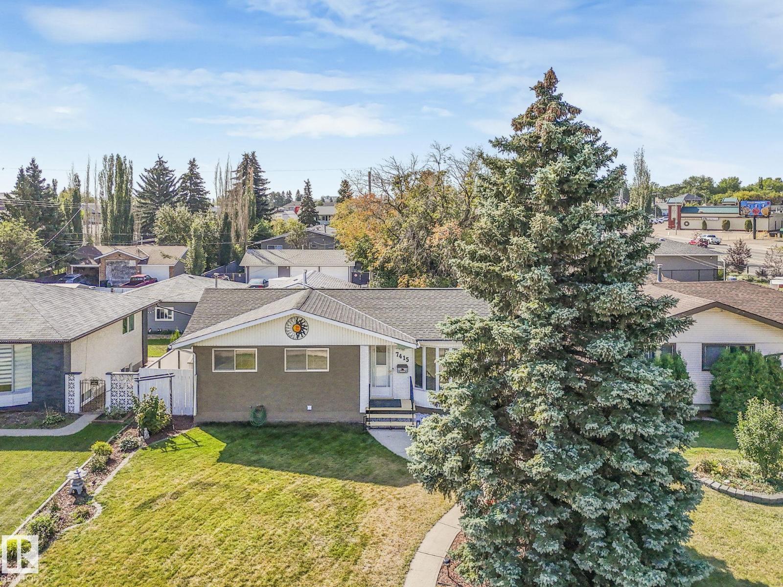 Photo 5 of 7415 84 Av Nw, Edmonton AB