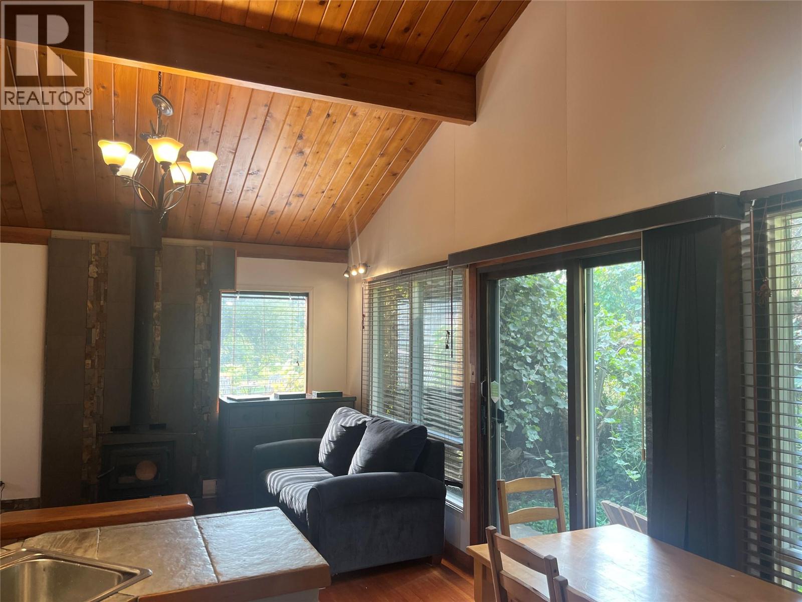 Photo 4 of 328 River Lane, Kaslo BC